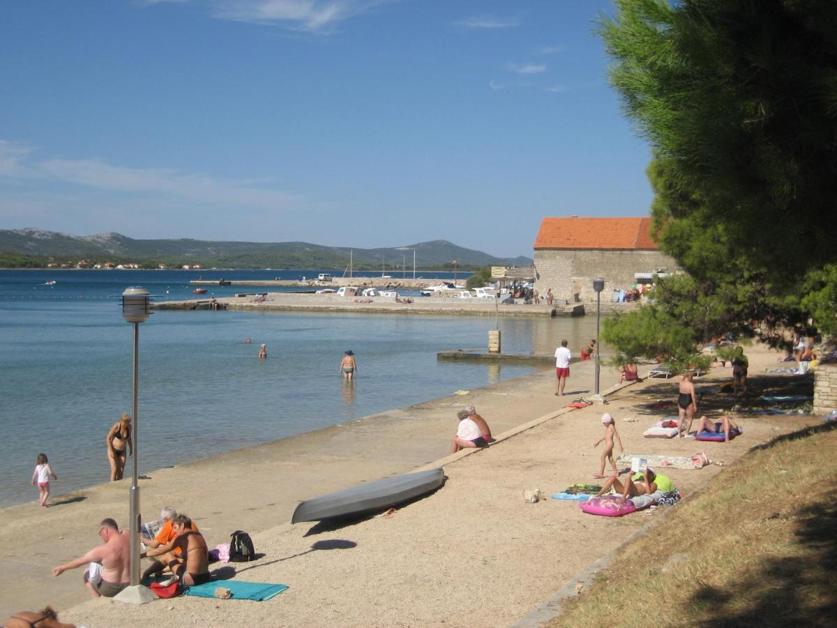 Villa „Drei Palmen“ Sveti Filip i Jakov Bagian luar foto