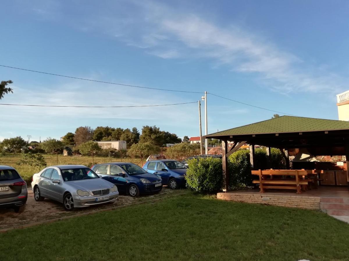 Villa „Drei Palmen“ Sveti Filip i Jakov Bagian luar foto