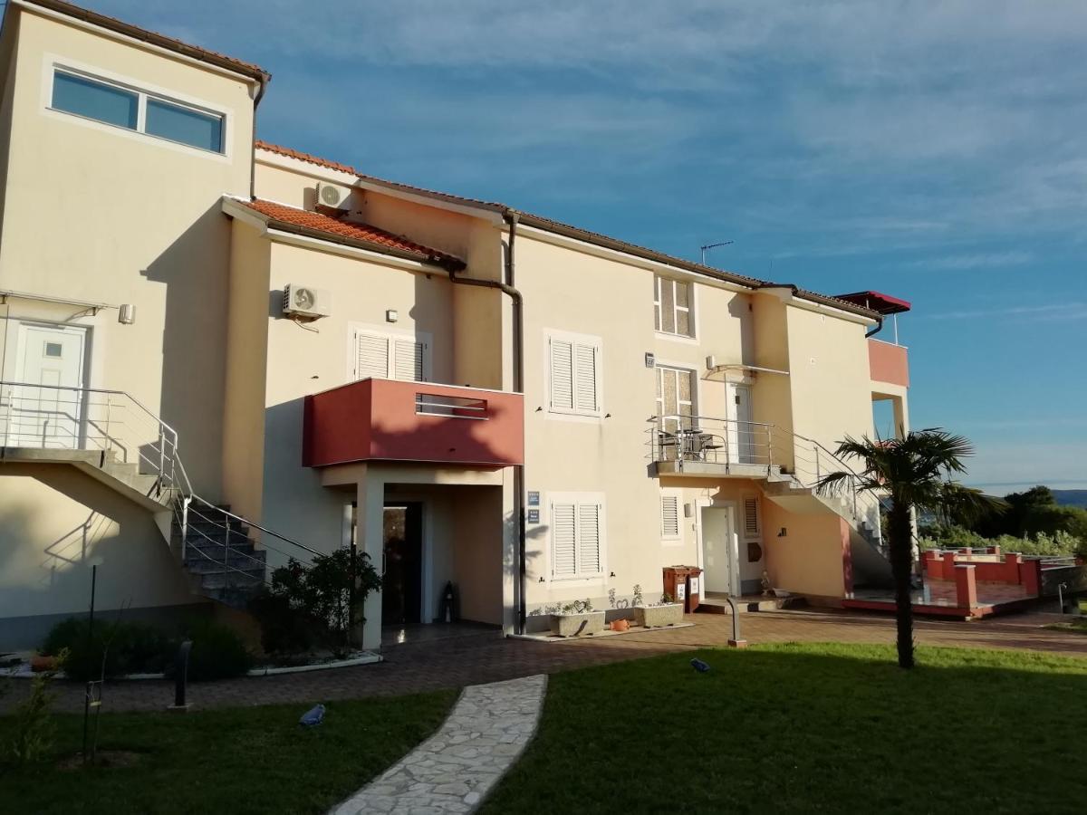Villa „Drei Palmen“ Sveti Filip i Jakov Bagian luar foto